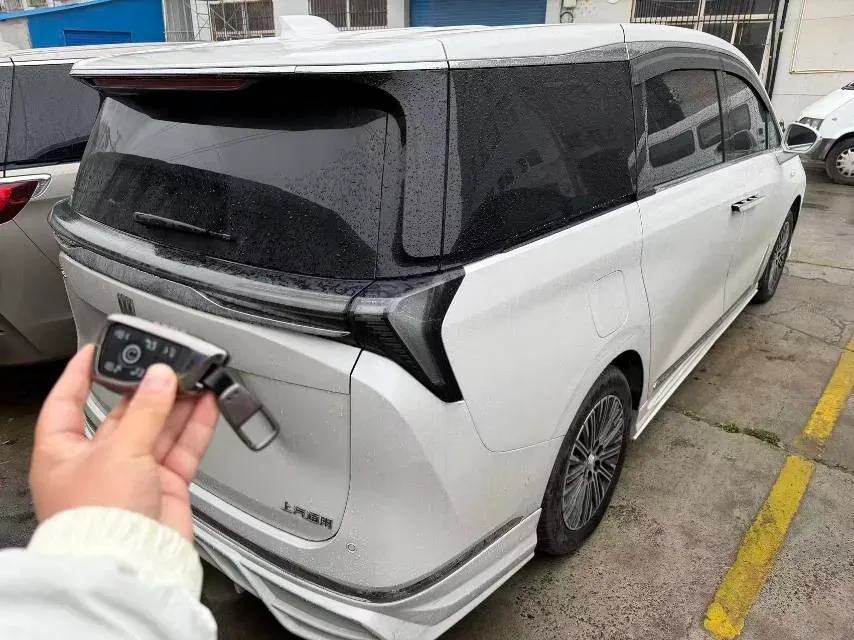 2024 Buick GL8 1.5T 180HP L4 2DHT PHEV 24.4KWH,autocango,china used car exporter,china ev exporter,chinese used car exporter,chinese used ev exporter