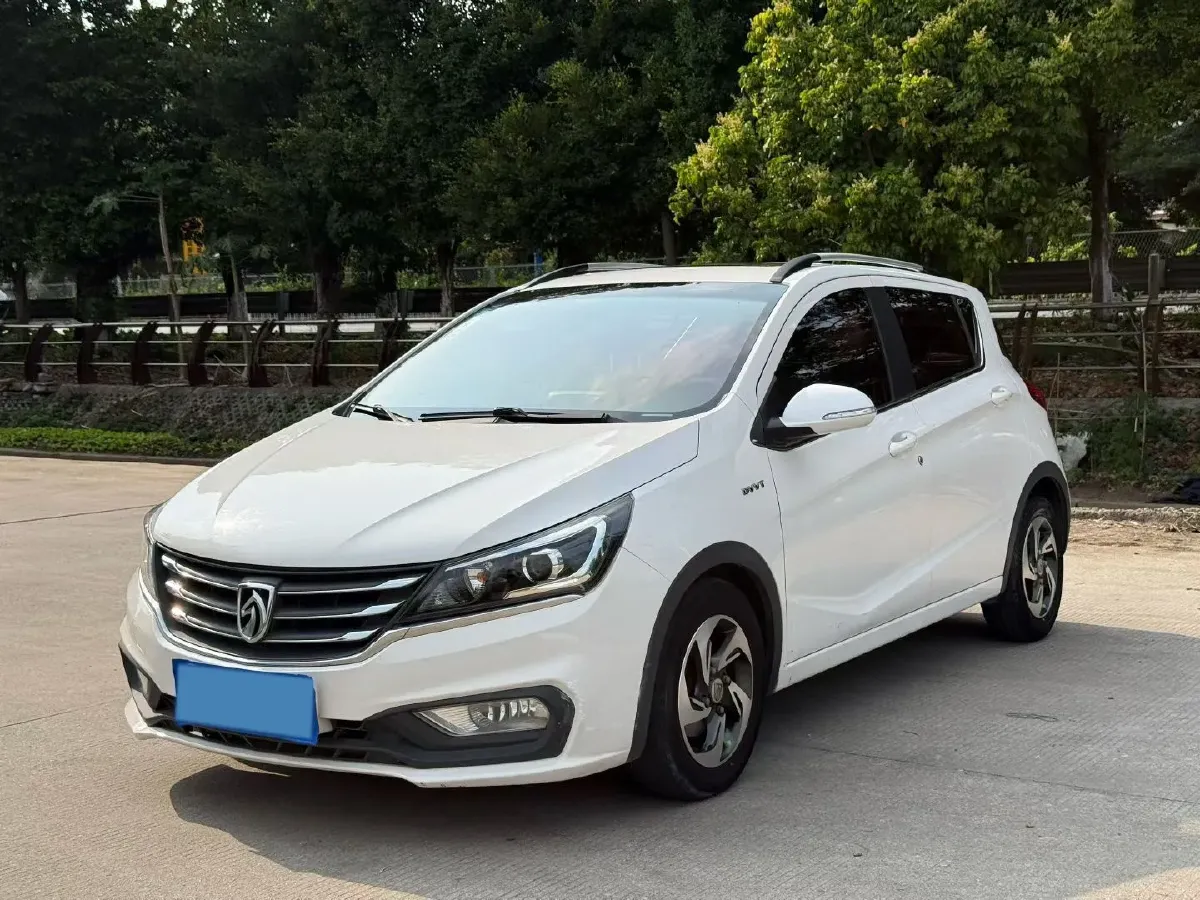 2017 BaoJun 310 1.5L 112HP L4 6MT,autocango,china used car exporter,china ev exporter,chinese used car exporter,chinese used ev exporter