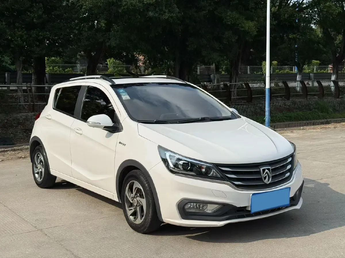 2017 BaoJun 310 1.5L 112HP L4 6MT,autocango,china used car exporter,china ev exporter,chinese used car exporter,chinese used ev exporter