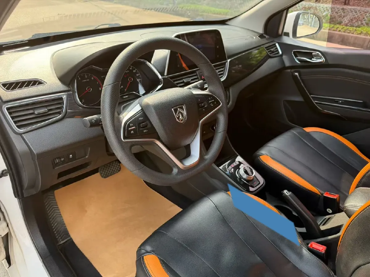 2017 BaoJun 310 1.5L 112HP L4 6MT,autocango,china used car exporter,china ev exporter,chinese used car exporter,chinese used ev exporter