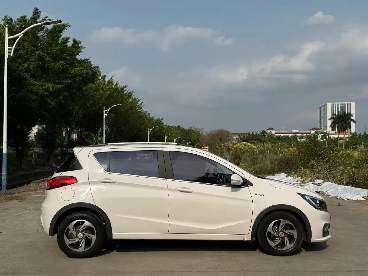 2017 BaoJun 310 1.5L 112HP L4 6MT,autocango,china used car exporter,china ev exporter,chinese used car exporter,chinese used ev exporter