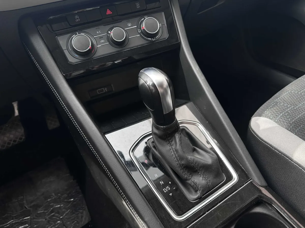 2023 Jetta VS5 1.4T 150HP L4 6AT,autocango,china used car exporter,china ev exporter,chinese used car exporter,chinese used ev exporter