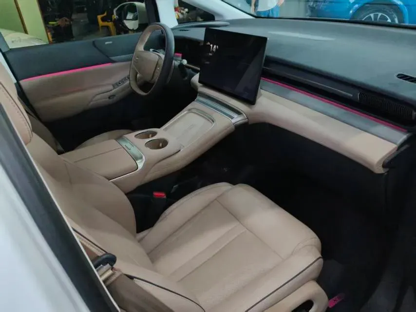 2025 Xpeng X9 BEV,autocango,china used car exporter,china ev exporter,chinese used car exporter,chinese used ev exporter