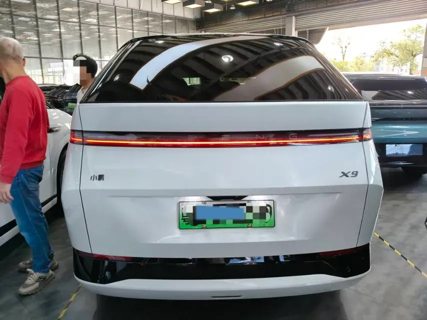 2025 Xpeng X9 BEV,autocango,china used car exporter,china ev exporter,chinese used car exporter,chinese used ev exporter