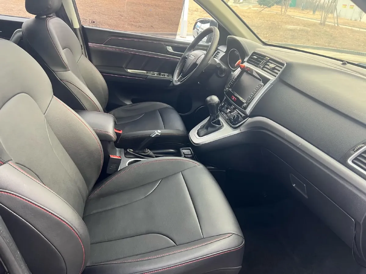 2019 Haval M6 1.5T 150HP L4 7DCT,autocango,china used car exporter,china ev exporter,chinese used car exporter,chinese used ev exporter