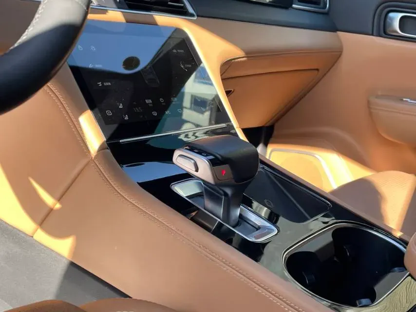 2021 Li ONE Range Extended 131HP REEV 40.5KWH,autocango,china used car exporter,china ev exporter,chinese used car exporter,chinese used ev exporter