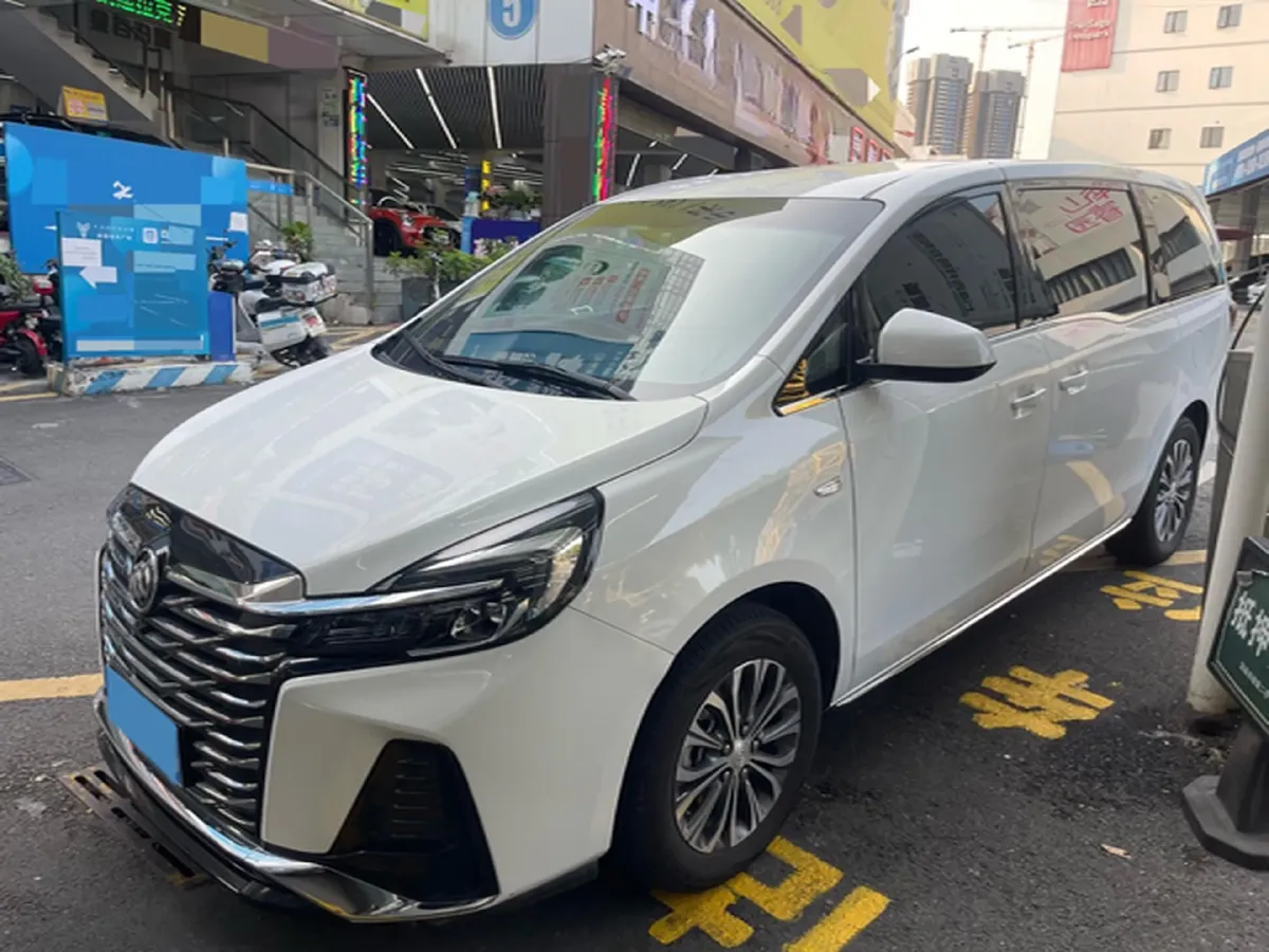 2023 Buick GL8 2.0T 237HP L4 9AT,autocango,china used car exporter,china ev exporter,chinese used car exporter,chinese used ev exporter