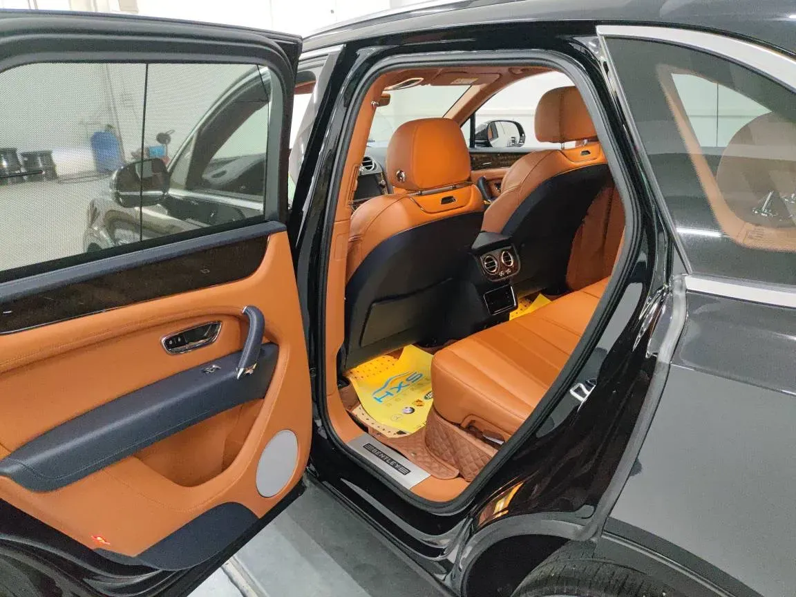 2018 Bentley Bentayga 4.0T 550HP V8 8AT,autocango,china used car exporter,china ev exporter,chinese used car exporter,chinese used ev exporter