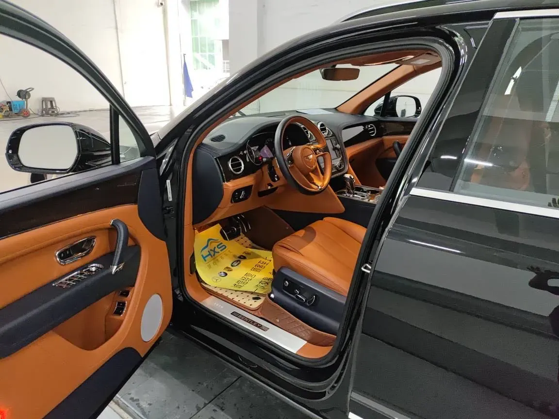 2018 Bentley Bentayga 4.0T 550HP V8 8AT,autocango,china used car exporter,china ev exporter,chinese used car exporter,chinese used ev exporter
