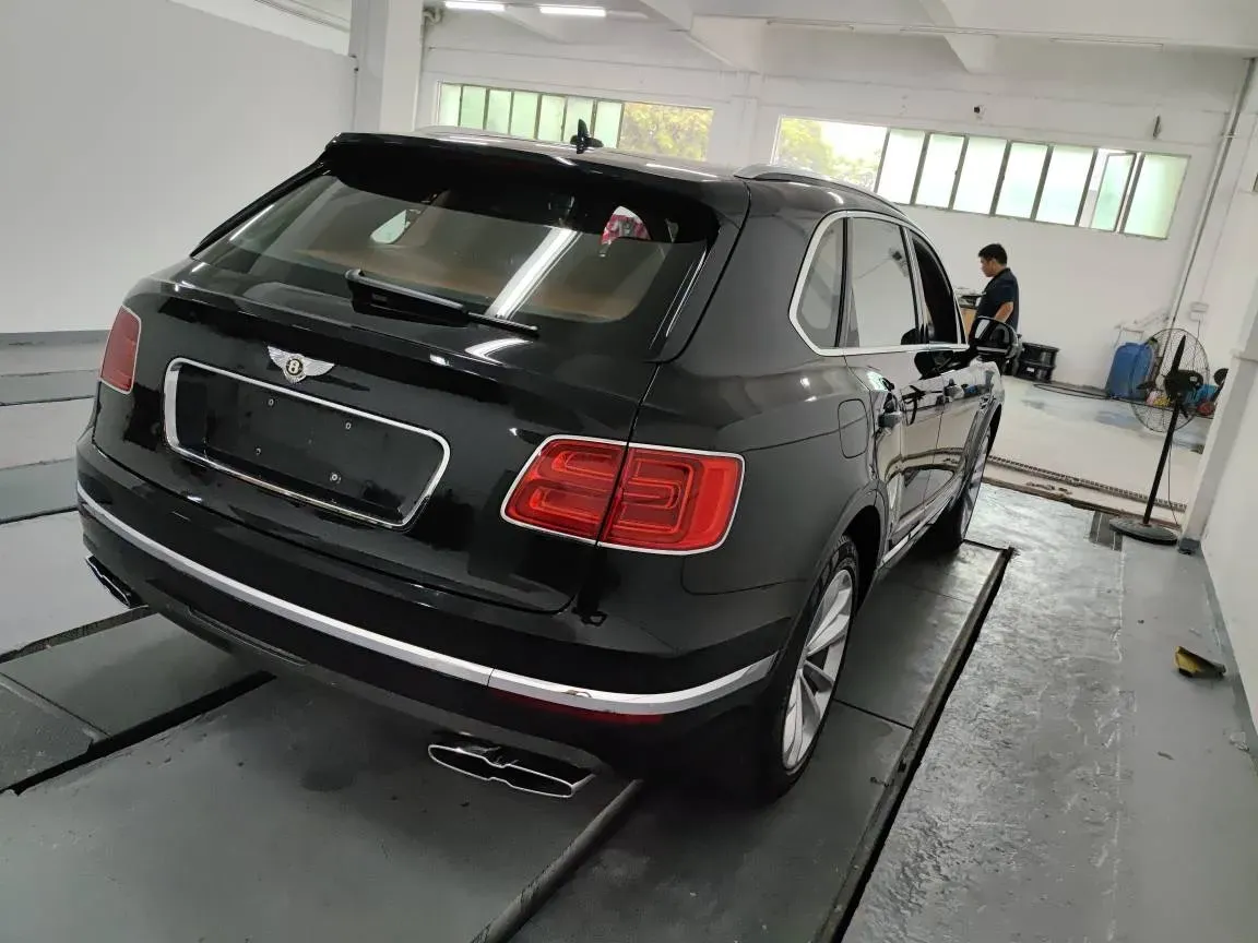 2018 Bentley Bentayga 4.0T 550HP V8 8AT,autocango,china used car exporter,china ev exporter,chinese used car exporter,chinese used ev exporter