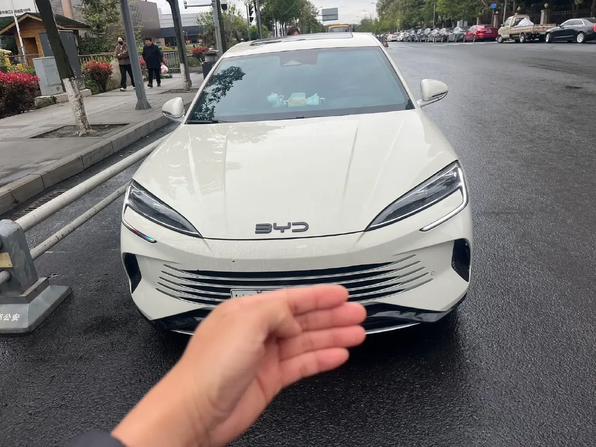 2025 BYD Seal07 DM-i 1.5L 101HP L4 E-CVT PHEV 17.6KWH,autocango,china used car exporter,china ev exporter,chinese used car exporter,chinese used ev exporter