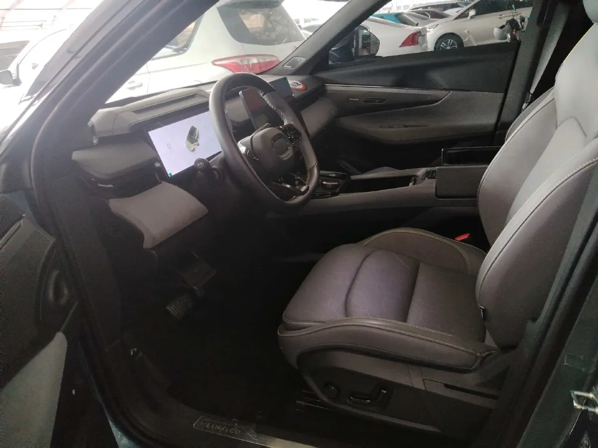 2025 LYNK&CO 08 EM-P 1.5T 163HP L4 3DHT PHEV 39.6KWH,autocango,china used car exporter,china ev exporter,chinese used car exporter,chinese used ev exporter