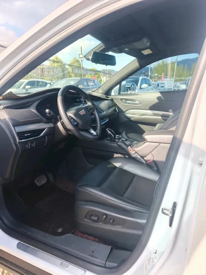 2021 Cadillac XT4 2.0T 237HP L4 9AT,autocango,china used car exporter,china ev exporter,chinese used car exporter,chinese used ev exporter