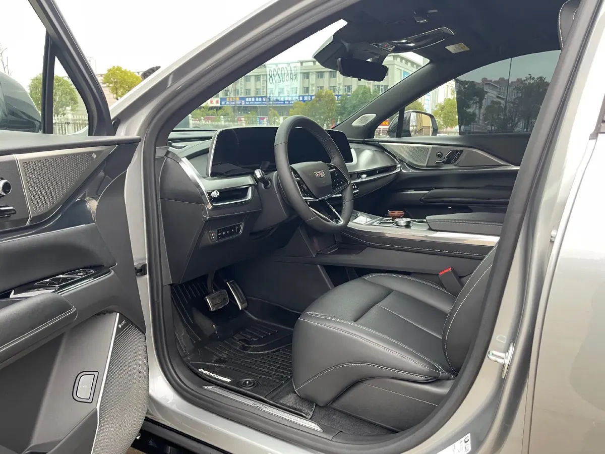 2025 Cadillac XT5 2.0T 237HP L4 9AT,autocango,china used car exporter,china ev exporter,chinese used car exporter,chinese used ev exporter