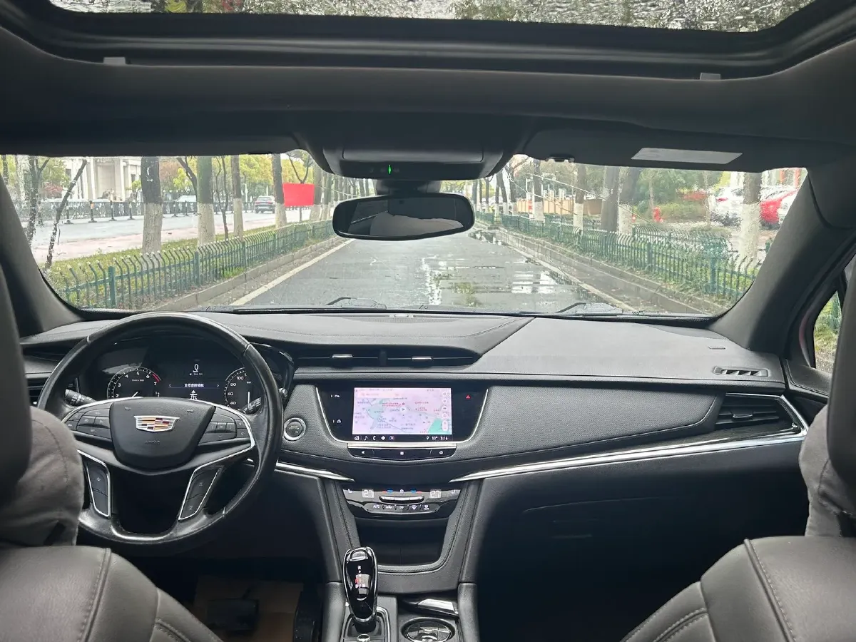 2021 Cadillac XT5 2.0T 237HP L4 9AT,autocango,china used car exporter,china ev exporter,chinese used car exporter,chinese used ev exporter