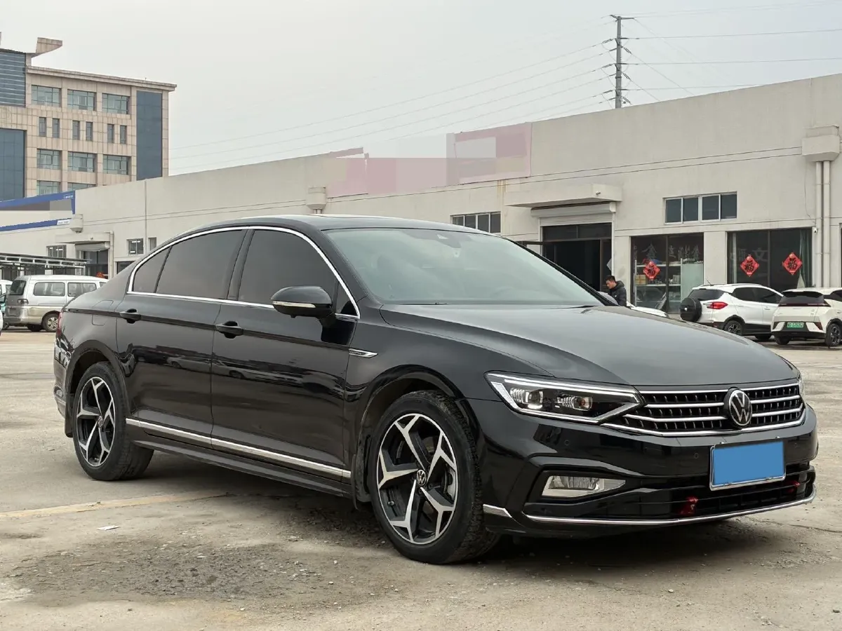 2023 Volkswagen Magotan 2.0T 186HP L4 7DCT,autocango,china used car exporter,china ev exporter,chinese used car exporter,chinese used ev exporter