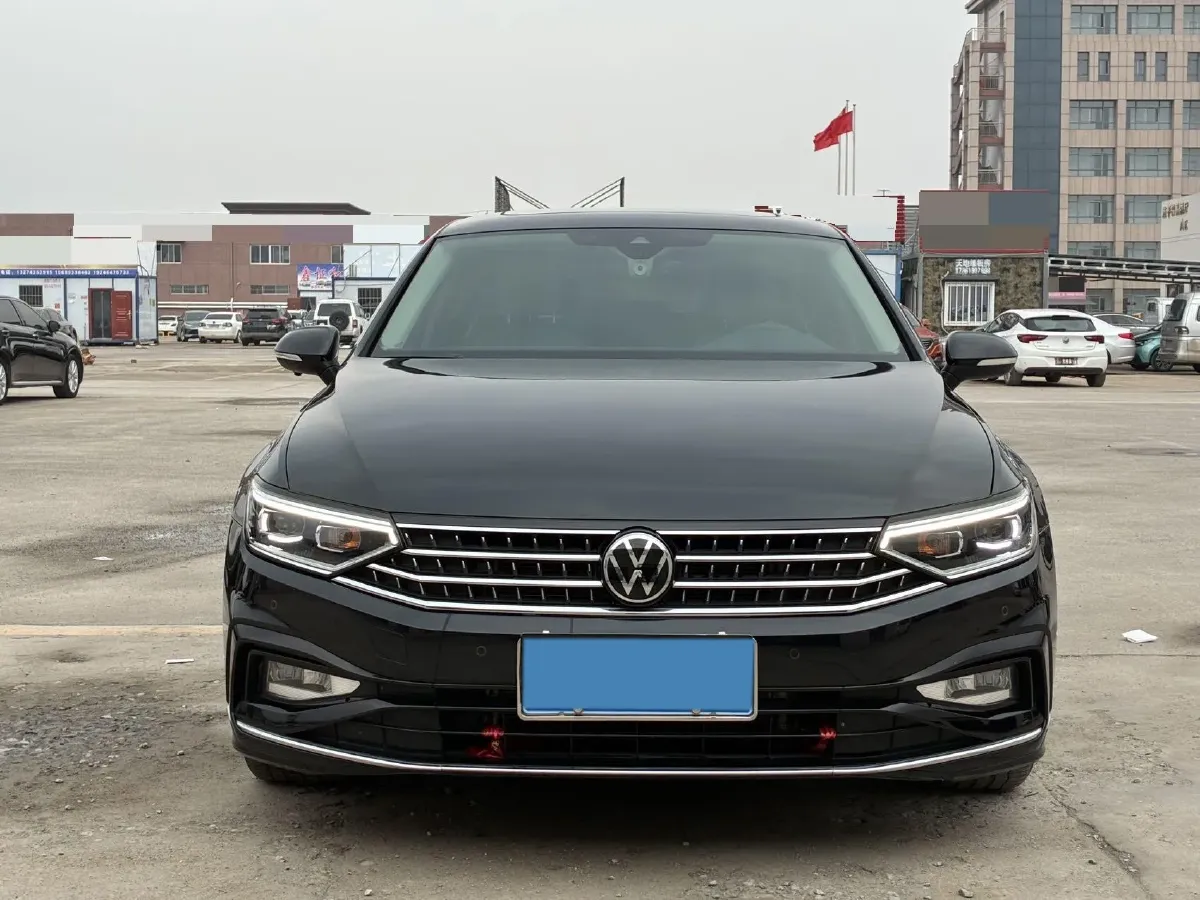 2023 Volkswagen Magotan 2.0T 186HP L4 7DCT,autocango,china used car exporter,china ev exporter,chinese used car exporter,chinese used ev exporter