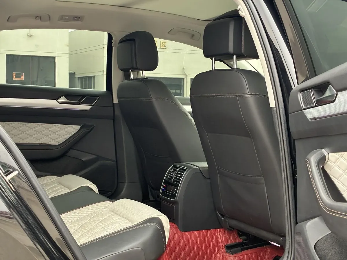 2023 Volkswagen Magotan 2.0T 186HP L4 7DCT,autocango,china used car exporter,china ev exporter,chinese used car exporter,chinese used ev exporter