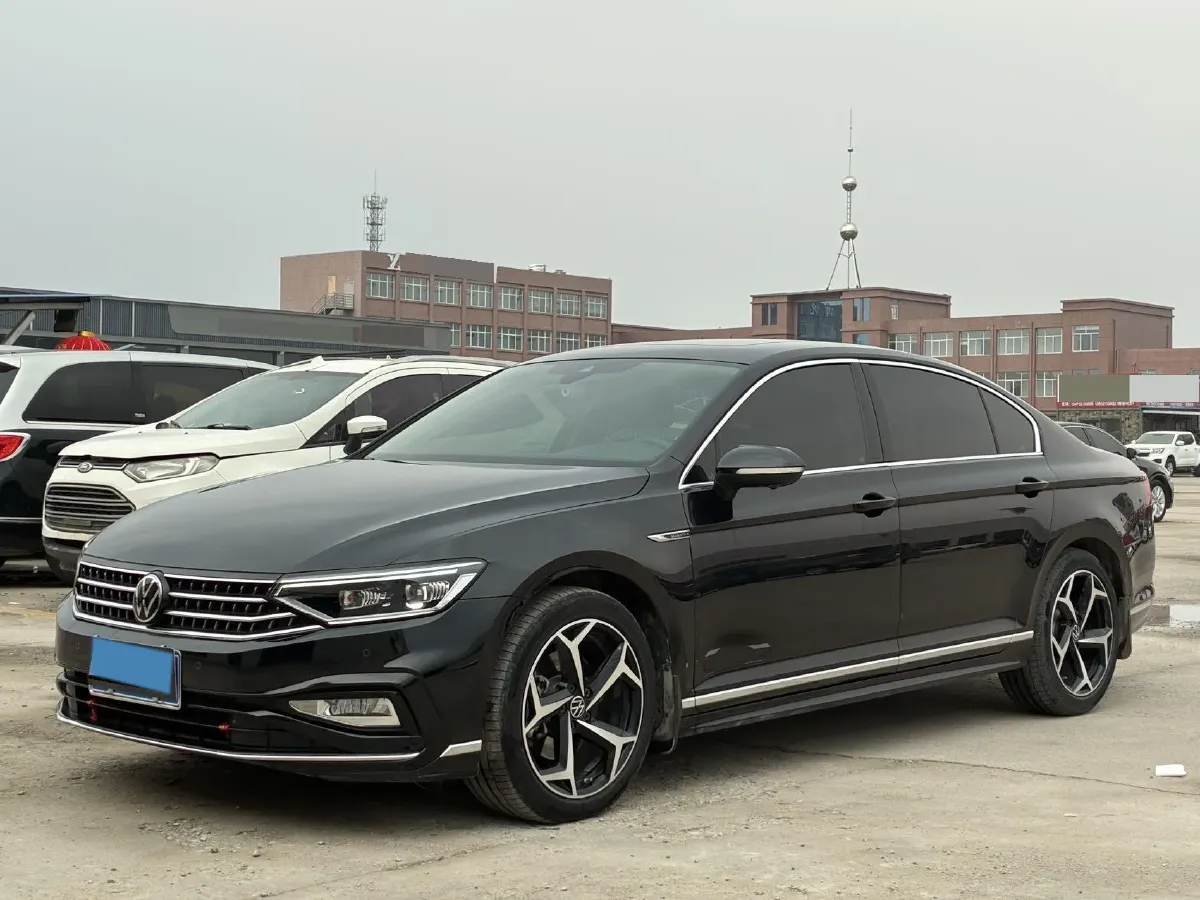 2023 Volkswagen Magotan 2.0T 186HP L4 7DCT,autocango,china used car exporter,china ev exporter,chinese used car exporter,chinese used ev exporter