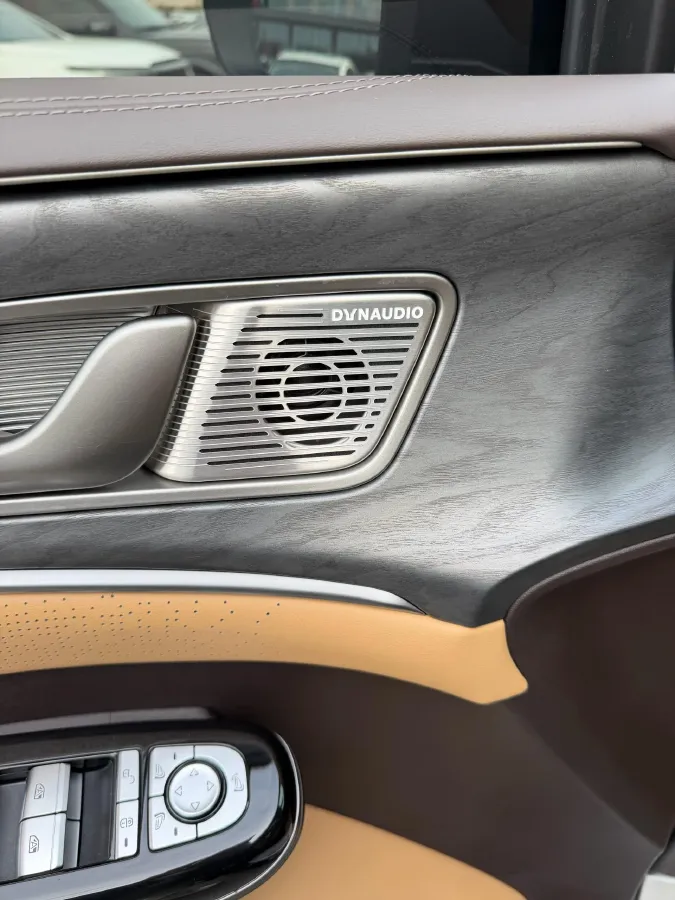 2024 Denza D9 1.5T 139HP L4 E-CVT PHEV 40KWH,autocango,china used car exporter,china ev exporter,chinese used car exporter,chinese used ev exporter