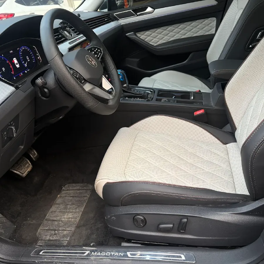 2023 Volkswagen Magotan 2.0T 186HP L4 7DCT,autocango,china used car exporter,china ev exporter,chinese used car exporter,chinese used ev exporter