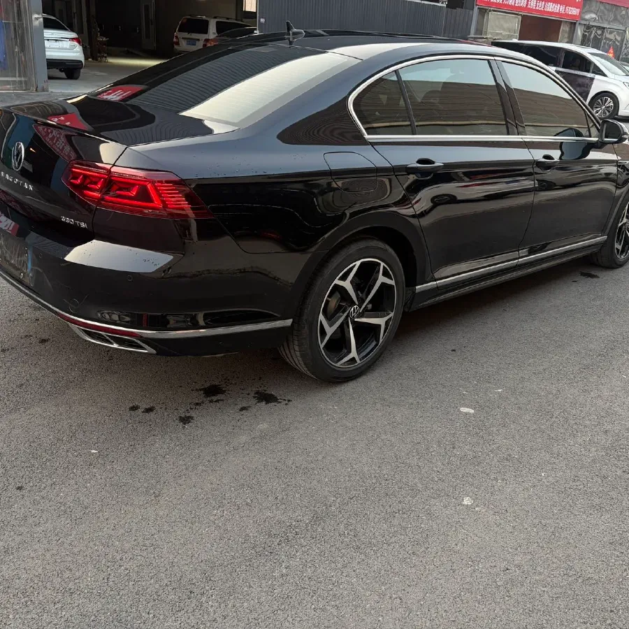 2023 Volkswagen Magotan 2.0T 186HP L4 7DCT,autocango,china used car exporter,china ev exporter,chinese used car exporter,chinese used ev exporter