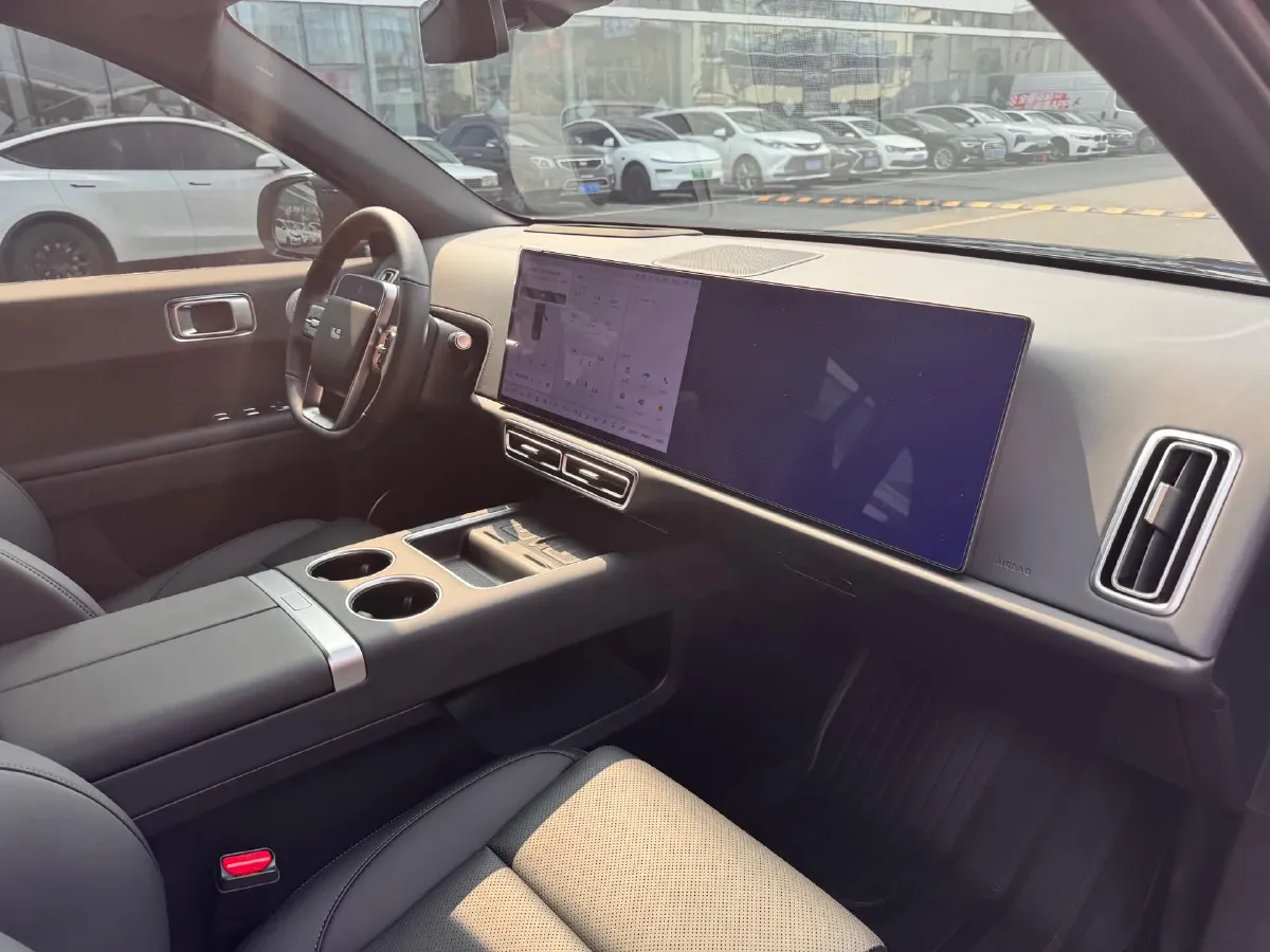 2024 Li L6 Range Extended 154HP L4 REEV 36.8KWH,autocango,china used car exporter,china ev exporter,chinese used car exporter,chinese used ev exporter