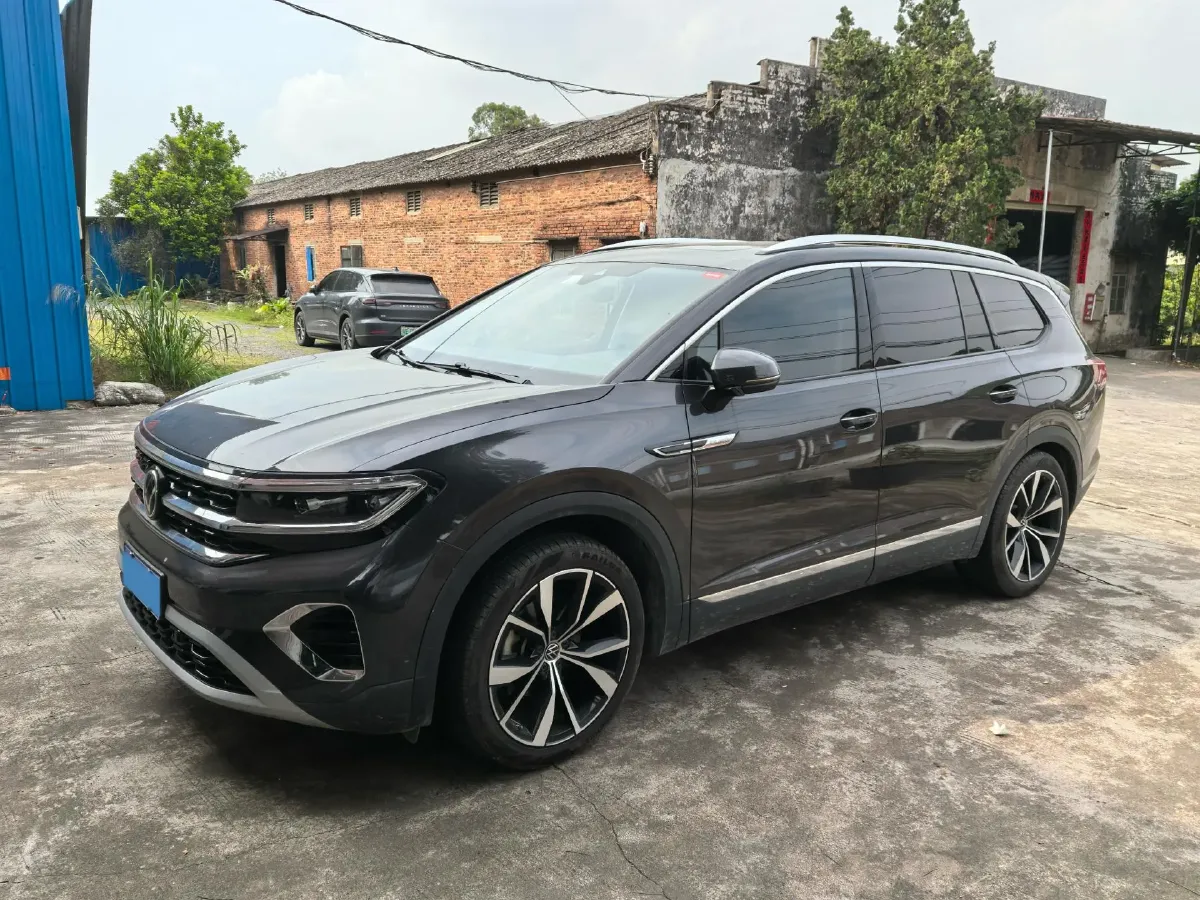 2022 Volkswagen Talagon 2.5T 299HP V6 7DCT,autocango,china used car exporter,china ev exporter,chinese used car exporter,chinese used ev exporter