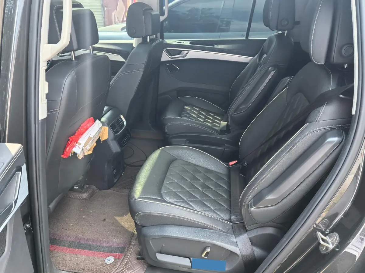 2022 Volkswagen Talagon 2.5T 299HP V6 7DCT,autocango,china used car exporter,china ev exporter,chinese used car exporter,chinese used ev exporter