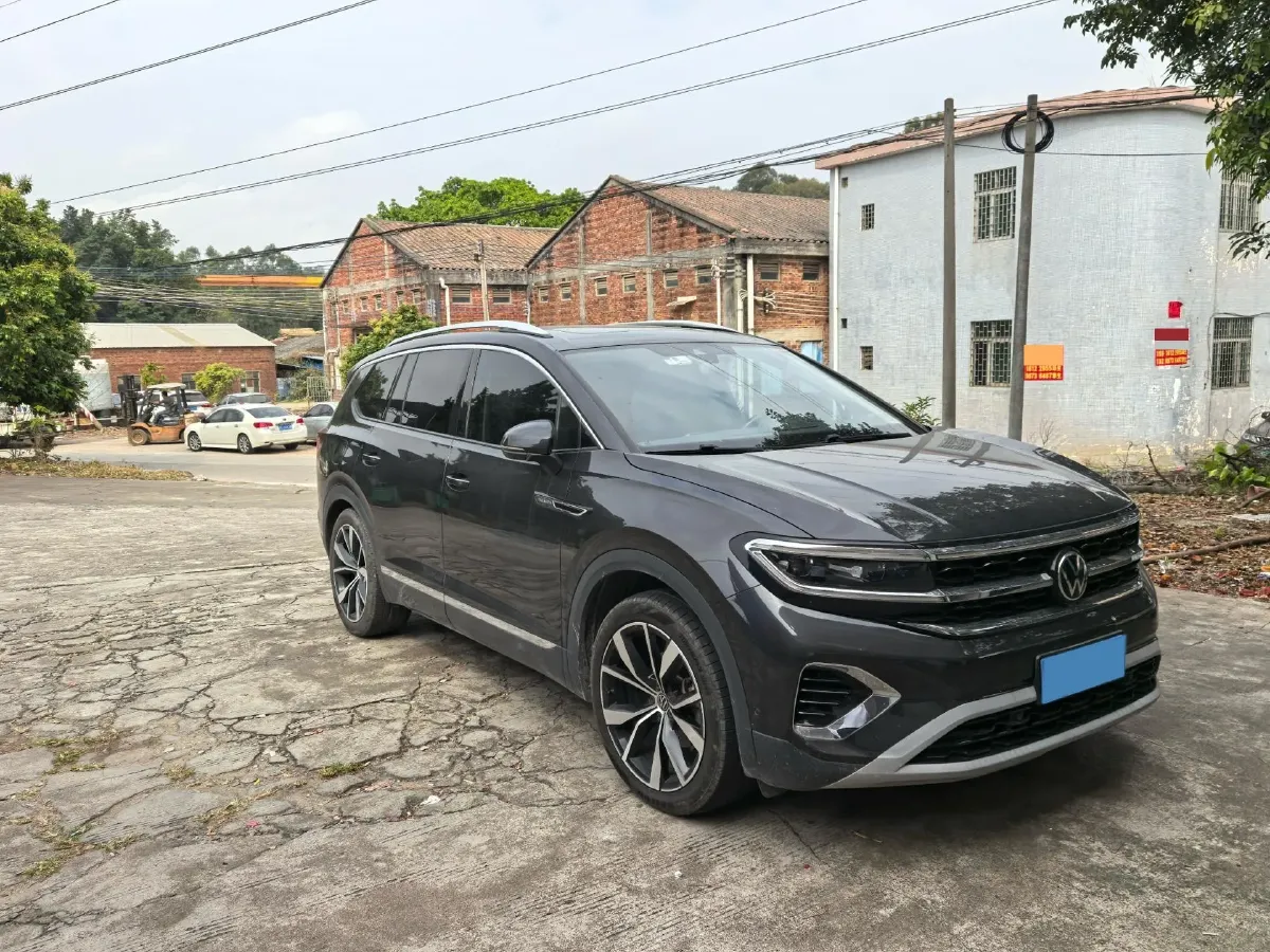 2022 Volkswagen Talagon 2.5T 299HP V6 7DCT,autocango,china used car exporter,china ev exporter,chinese used car exporter,chinese used ev exporter