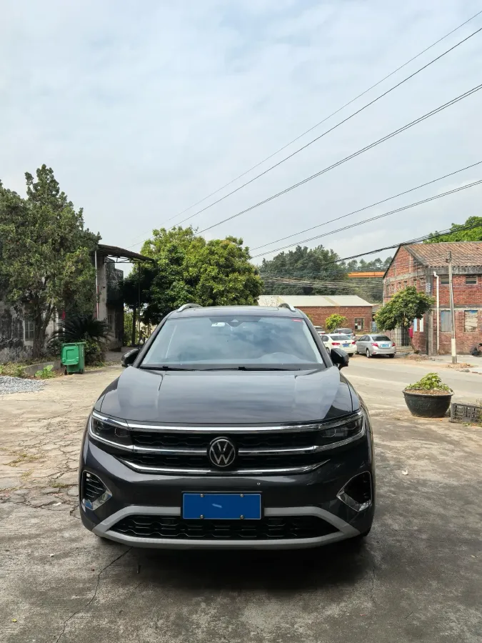 2022 Volkswagen Talagon 2.5T 299HP V6 7DCT,autocango,china used car exporter,china ev exporter,chinese used car exporter,chinese used ev exporter