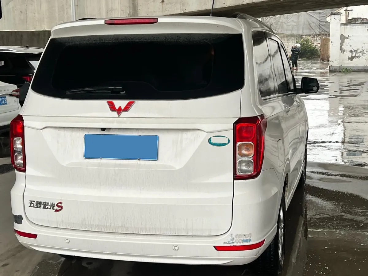 2018 WuLing HongGuang 1.5L 105HP L4 5MT,autocango,china used car exporter,china ev exporter,chinese used car exporter,chinese used ev exporter