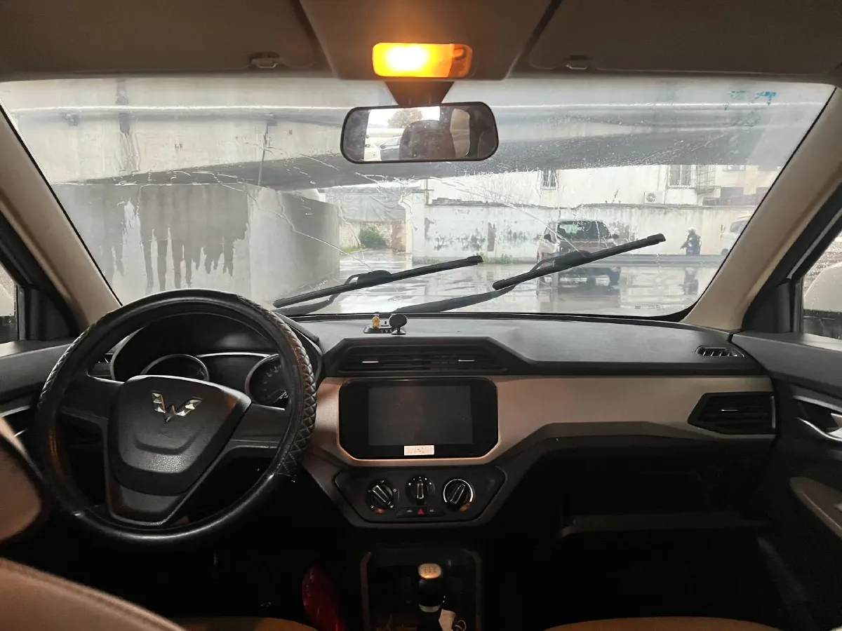 2018 WuLing HongGuang 1.5L 105HP L4 5MT,autocango,china used car exporter,china ev exporter,chinese used car exporter,chinese used ev exporter