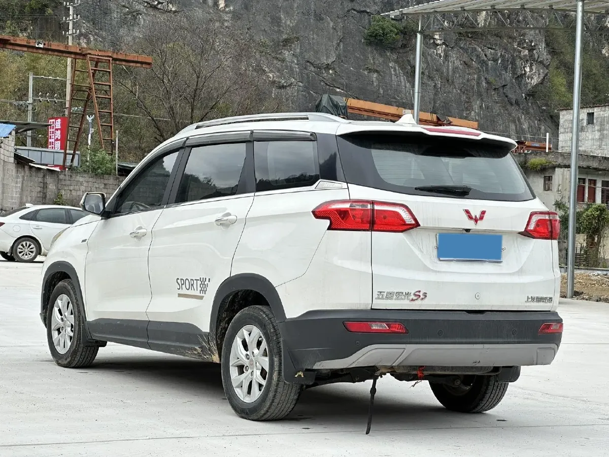 2018 WuLing HongGuang S3 1.5T 150HP L4 6MT,autocango,china used car exporter,china ev exporter,chinese used car exporter,chinese used ev exporter