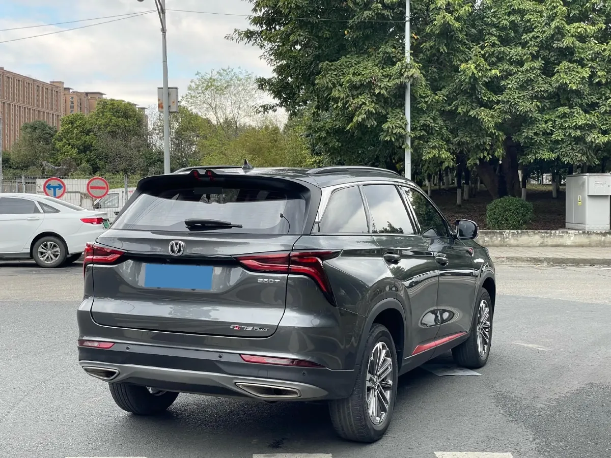 2022 ChangAn CS75 Plus 1.5T 178HP L4 6AT,autocango,china used car exporter,china ev exporter,chinese used car exporter,chinese used ev exporter