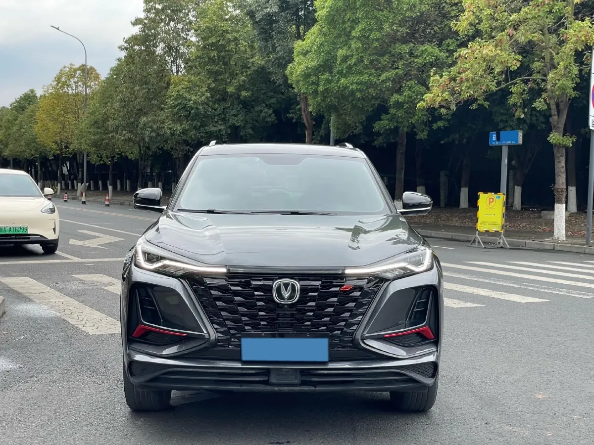 2022 ChangAn CS75 Plus 1.5T 178HP L4 6AT,autocango,china used car exporter,china ev exporter,chinese used car exporter,chinese used ev exporter