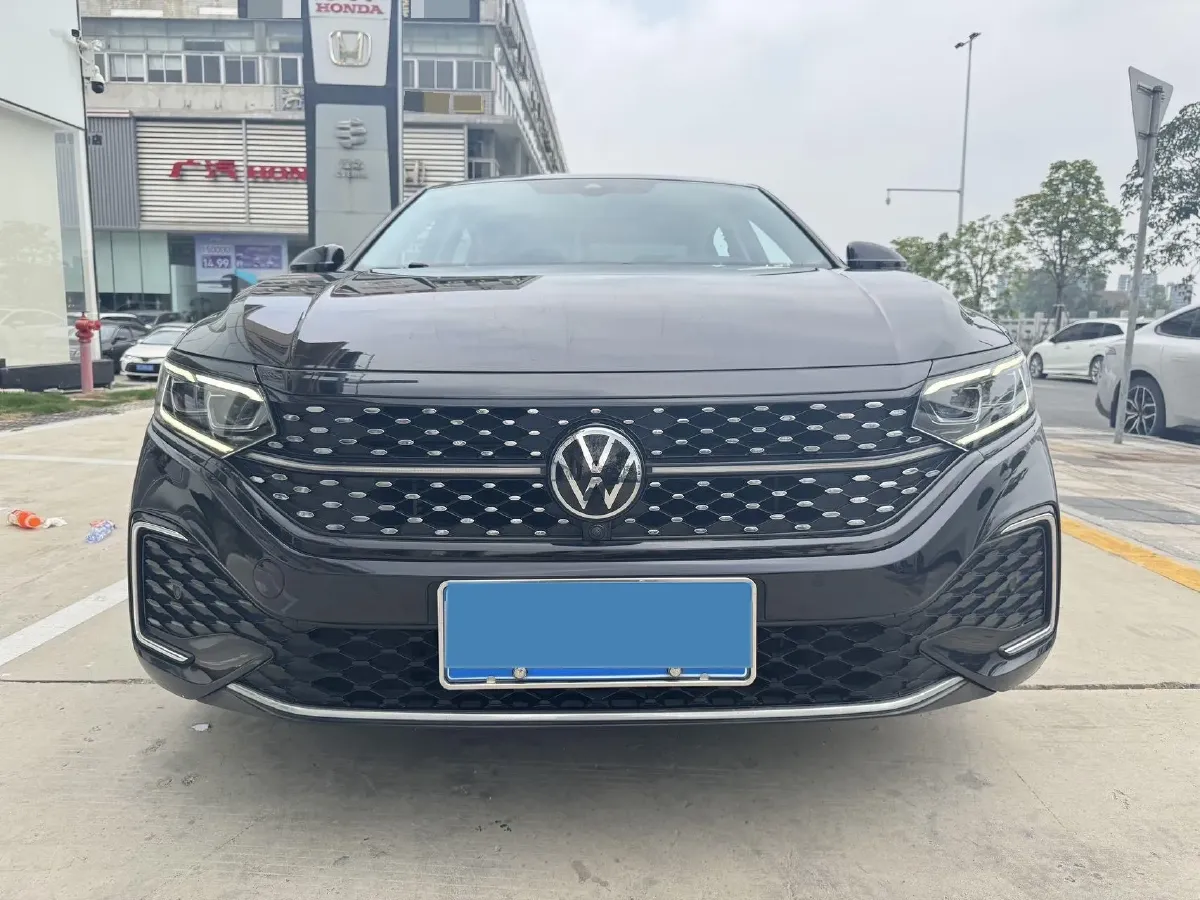 2023 Volkswagen Passat 2.0T 186HP L4 7DCT,autocango,china used car exporter,china ev exporter,chinese used car exporter,chinese used ev exporter