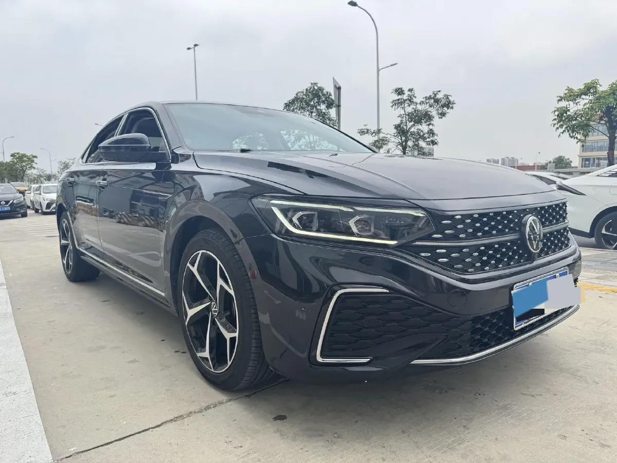 2023 Volkswagen Passat 2.0T 186HP L4 7DCT,autocango,china used car exporter,china ev exporter,chinese used car exporter,chinese used ev exporter