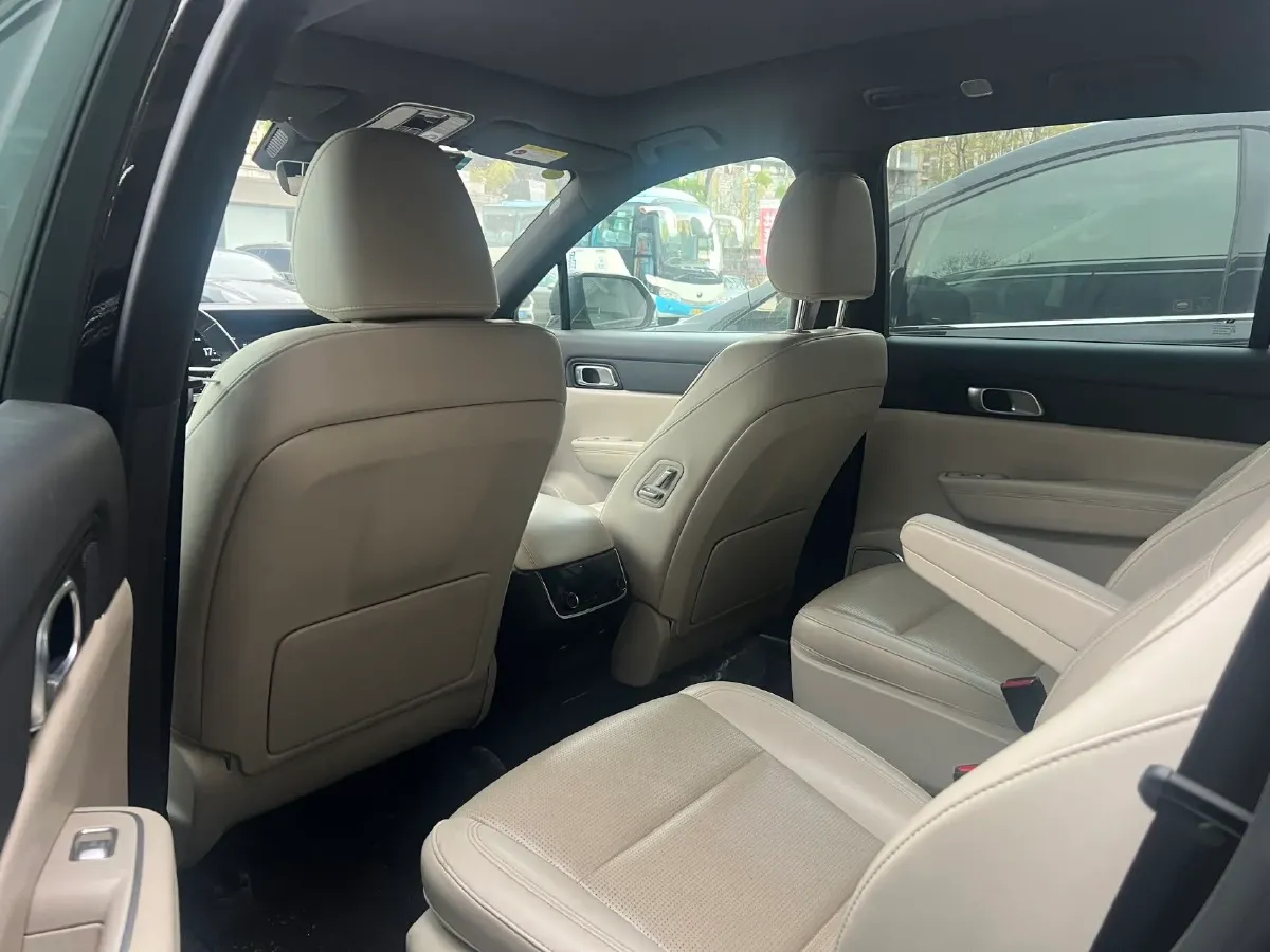 2021 Li ONE Range Extended 131HP REEV 40.5KWH,autocango,china used car exporter,china ev exporter,chinese used car exporter,chinese used ev exporter