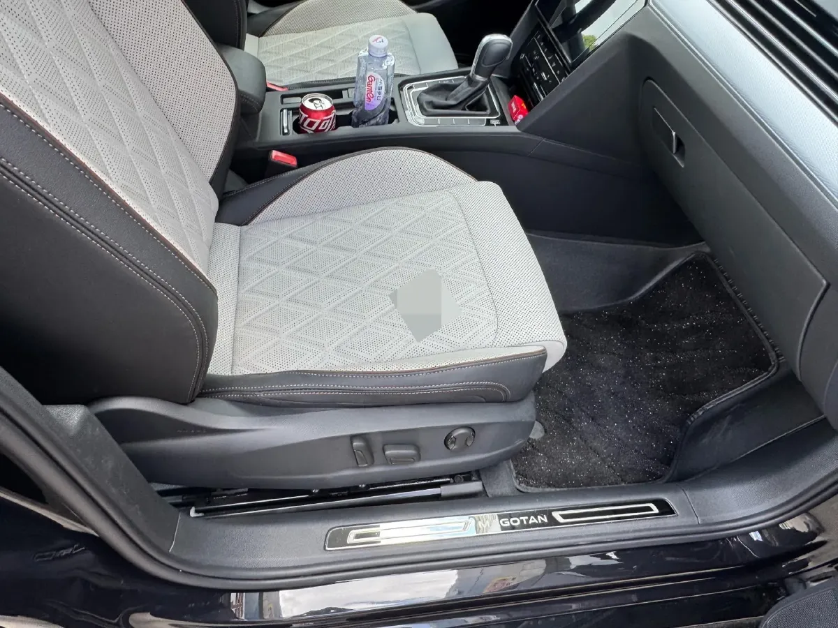 2025 Volkswagen Magotan 2.0T 186HP L4 7DCT,autocango,china used car exporter,china ev exporter,chinese used car exporter,chinese used ev exporter