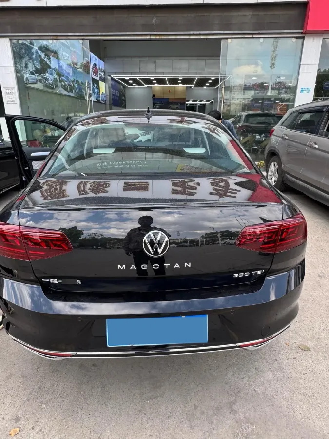 2025 Volkswagen Magotan 2.0T 186HP L4 7DCT,autocango,china used car exporter,china ev exporter,chinese used car exporter,chinese used ev exporter