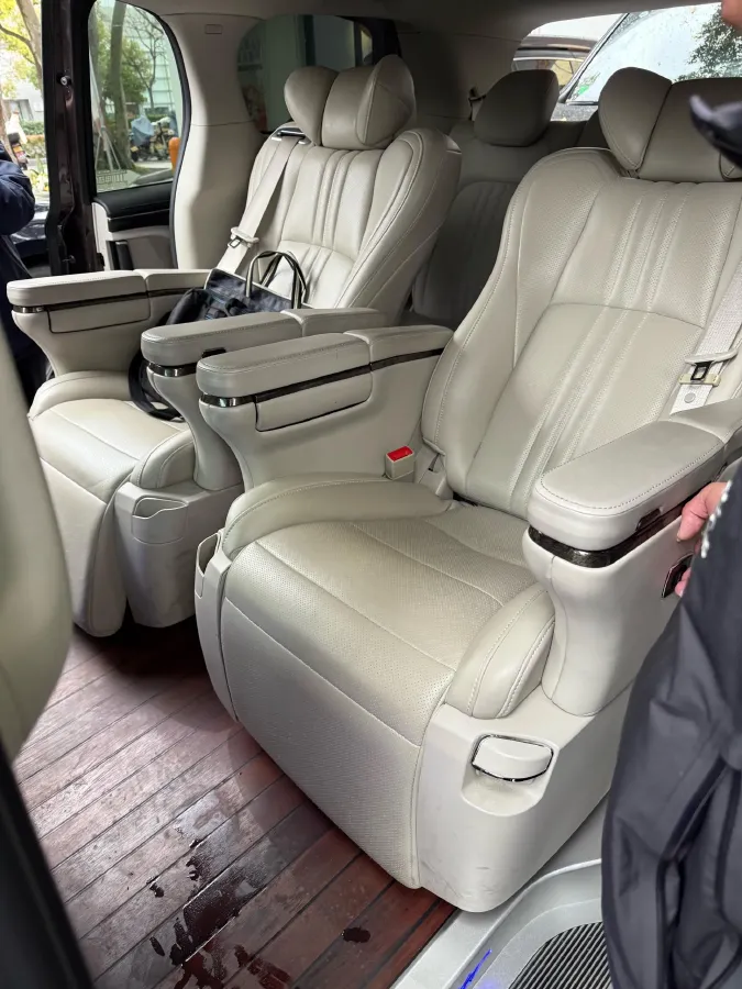 2021 Buick GL8 2.0T 237HP L4 9AT,autocango,china used car exporter,china ev exporter,chinese used car exporter,chinese used ev exporter