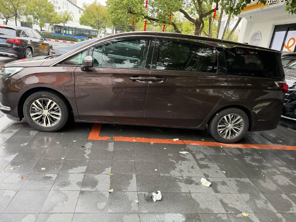 2021 Buick GL8 2.0T 237HP L4 9AT,autocango,china used car exporter,china ev exporter,chinese used car exporter,chinese used ev exporter