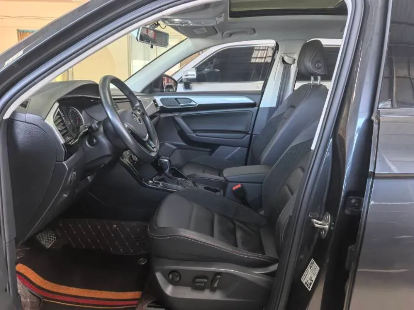 2019 Jeep Cherokee 2.0T 234HP L4 9AT,autocango,china used car exporter,china ev exporter,chinese used car exporter,chinese used ev exporter