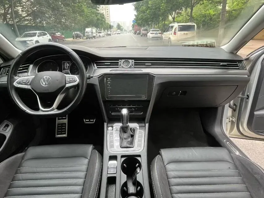 2020 Volkswagen Magotan 2.0T 186HP L4 7DCT,autocango,china used car exporter,china ev exporter,chinese used car exporter,chinese used ev exporter