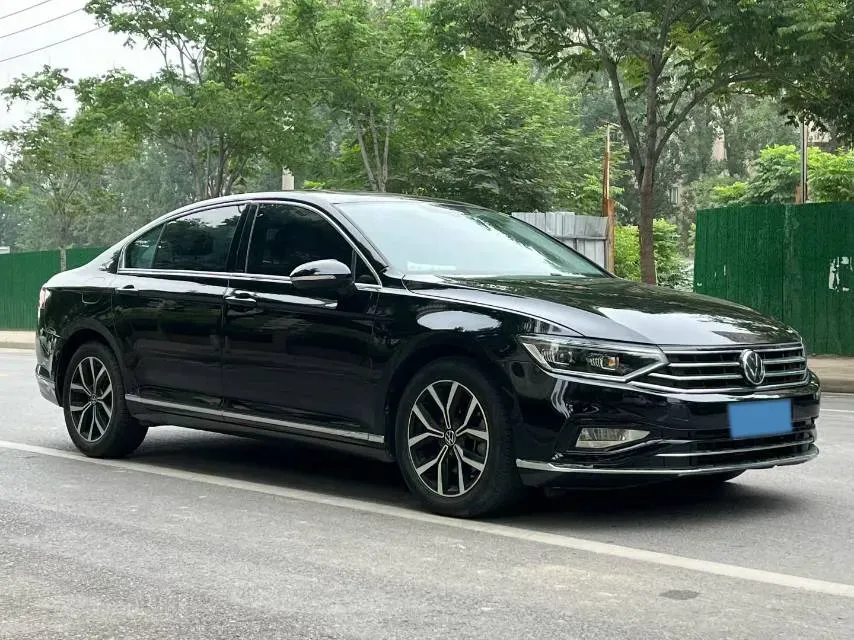 2020 Volkswagen Magotan 2.0T 186HP L4 7DCT,autocango,china used car exporter,china ev exporter,chinese used car exporter,chinese used ev exporter