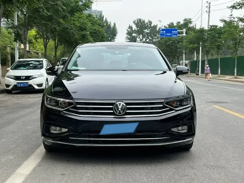 2020 Volkswagen Magotan 2.0T 186HP L4 7DCT,autocango,china used car exporter,china ev exporter,chinese used car exporter,chinese used ev exporter