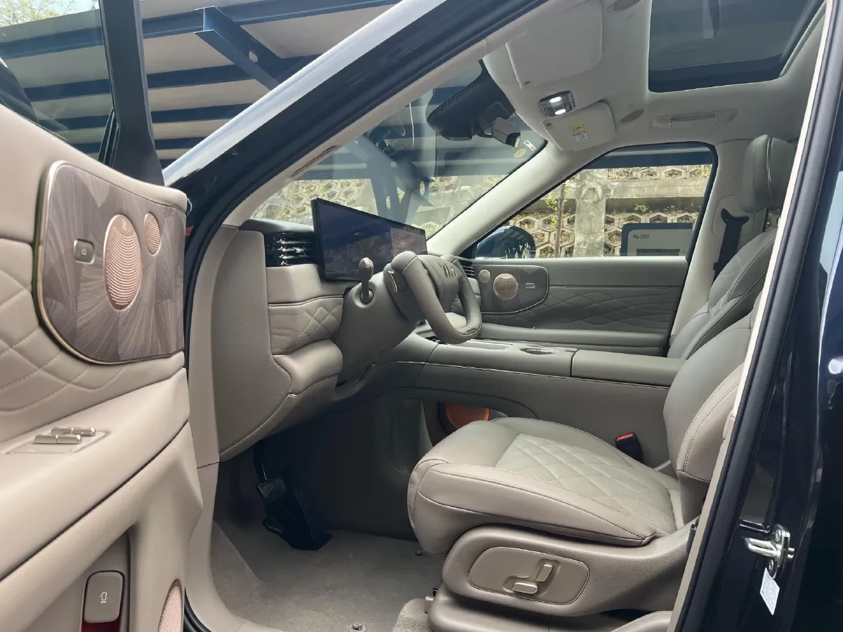 2026 IM LS9 REEV 155HP REEV,autocango,china used car exporter,china ev exporter,chinese used car exporter,chinese used ev exporter