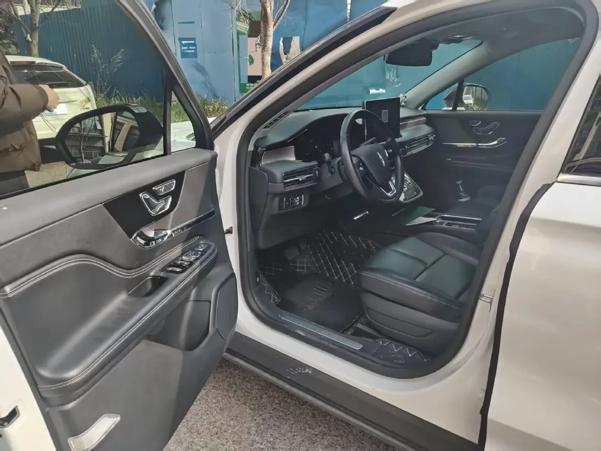 2022 Lincoln Corsair 2.0T 245HP L4 8AT,autocango,china used car exporter,china ev exporter,chinese used car exporter,chinese used ev exporter