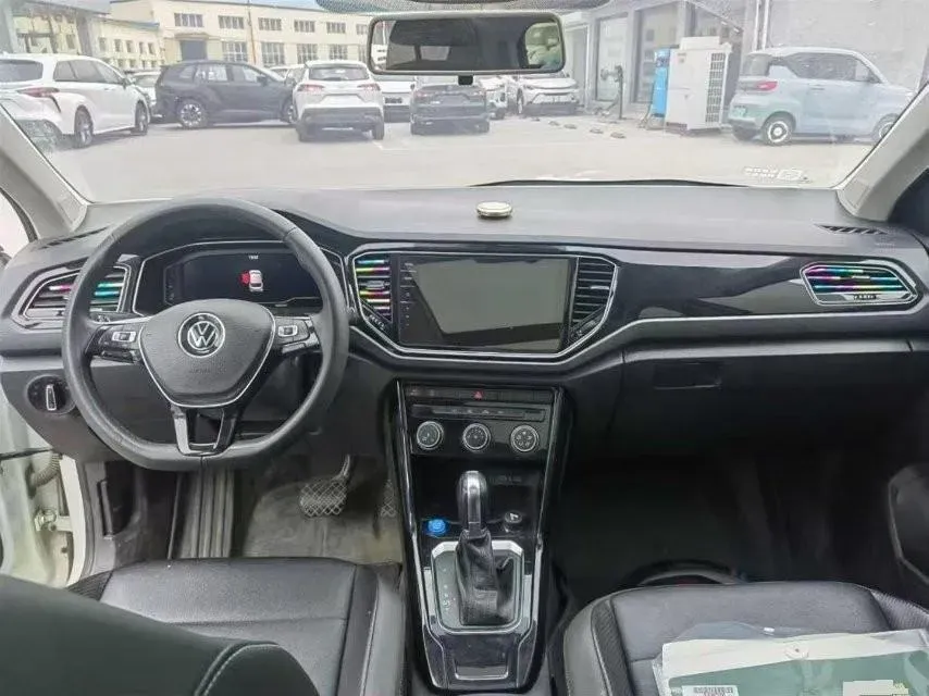 2021 Volkswagen T-Roc 1.4T 150HP L4 7DCT,autocango,china used car exporter,china ev exporter,chinese used car exporter,chinese used ev exporter